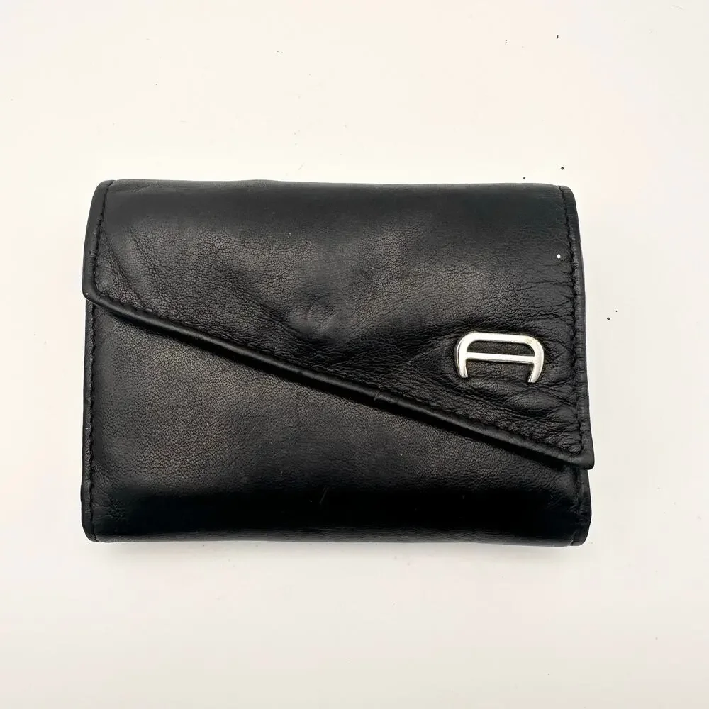 Etienne Aigner Silver Horseshoe A Tri Fold Slant Flap Accordion Wallet Vintage